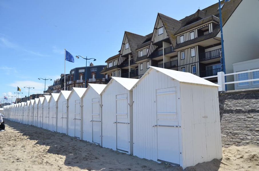 https://www.villers-sur-mer.fr/wp-content/uploads/2021/05/plage-1.jpg