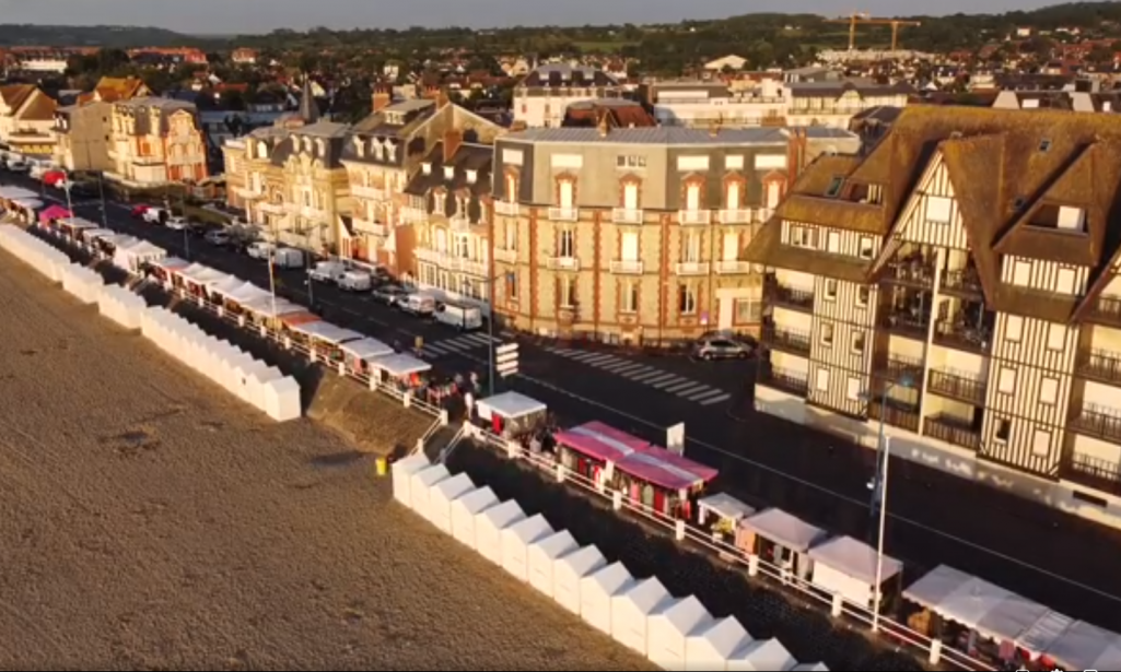 https://www.villers-sur-mer.fr/wp-content/uploads/2021/07/Marche-Nocturne-1025x615.png