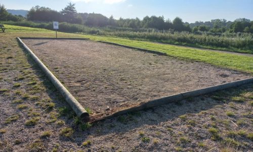 MARAIS : intervention sur les terrains de pétanque