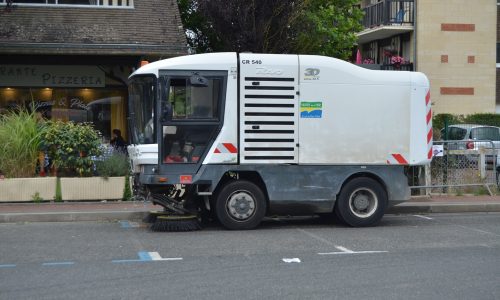 LA MAIRIE A VOTRE SERVICE : le nettoyage de nos rues et places après les marchés. Comment ça se passe ?