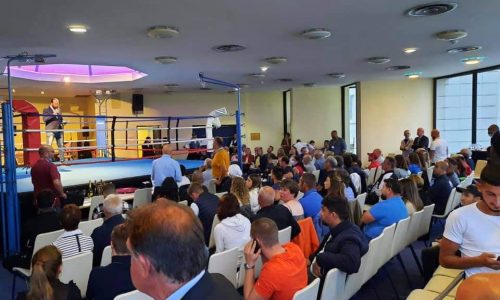 SPORT : retour en images sur le beau gala de boxe organisé hier à la salle panoramique du casino