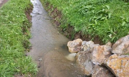 LA MAIRIE A VOTRE SERVICE : curage des fossés au marais