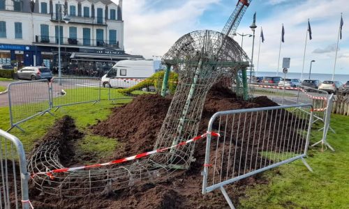 LA MAIRIE A VOTRE SERVICE : notre dinosaure va hiberner