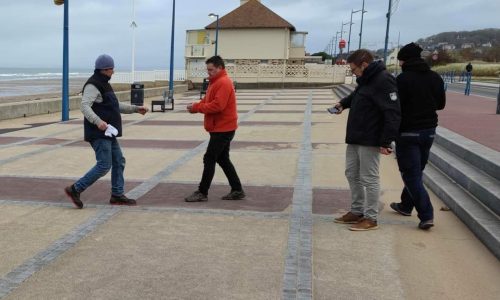 SPORT-SANTÉ : l’implantation du parcours sportif de l’Esplanade Jean Moulin a été réalisée hier.