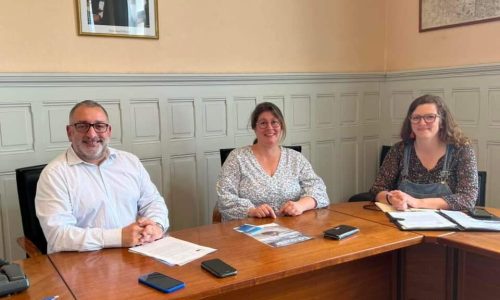 ANIMAUX : accord « Îlot de tranquillité » entre la Mairie et le Groupe Mammalogique Normand afin de protéger les phoques venant se reposer sur notre plage