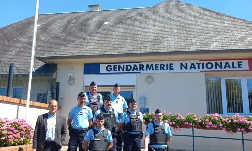 SÉCURITÉ : arrivée de réservistes à la Gendarmerie et remise de vélos aux gendarmes par la Mairie