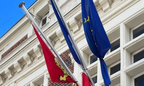 COMMUNICATION DE LA MAIRIE : drapeaux en berne en hommage à sa Majesté la reine Elizabeth II