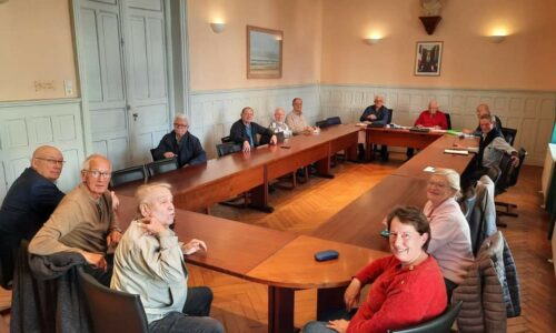 VIE ASSOCIATIVE : assemblée générale de l’association des anciens combattants… dans la salle du Conseil de la Mairie