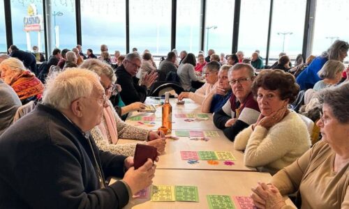 ANIMATIONS SENIORS : loto animé par notre Maire cette après-midi en salle panoramique