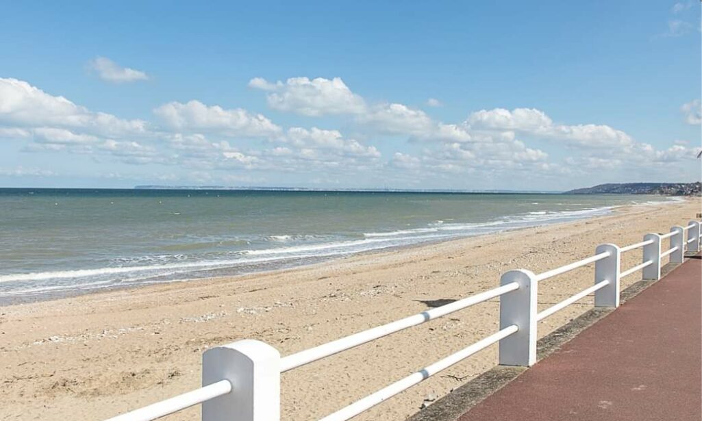 https://www.villers-sur-mer.fr/wp-content/uploads/2023/08/FB_IMG_1690923914872-1025x615.jpg