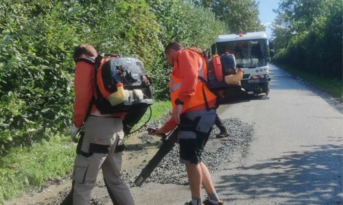 La mairie à votre service | Les agents sécurisent la circulation Route du Château